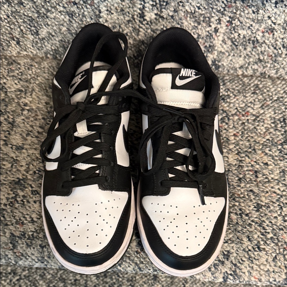 Nike Dunks Panda - Black and White Sneakers